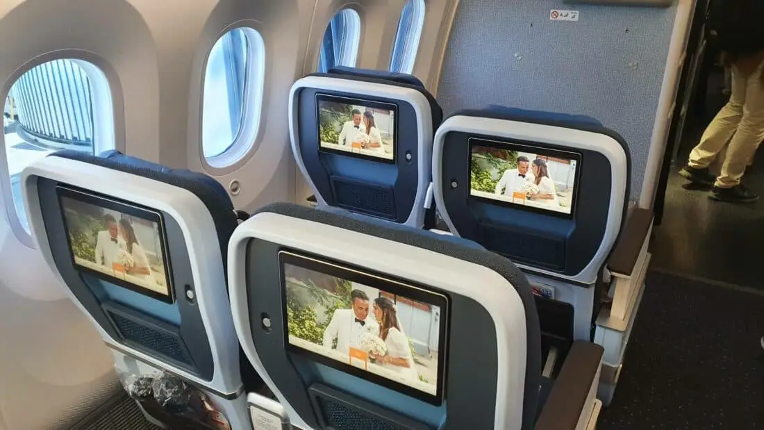 klm premium fenster von hinten