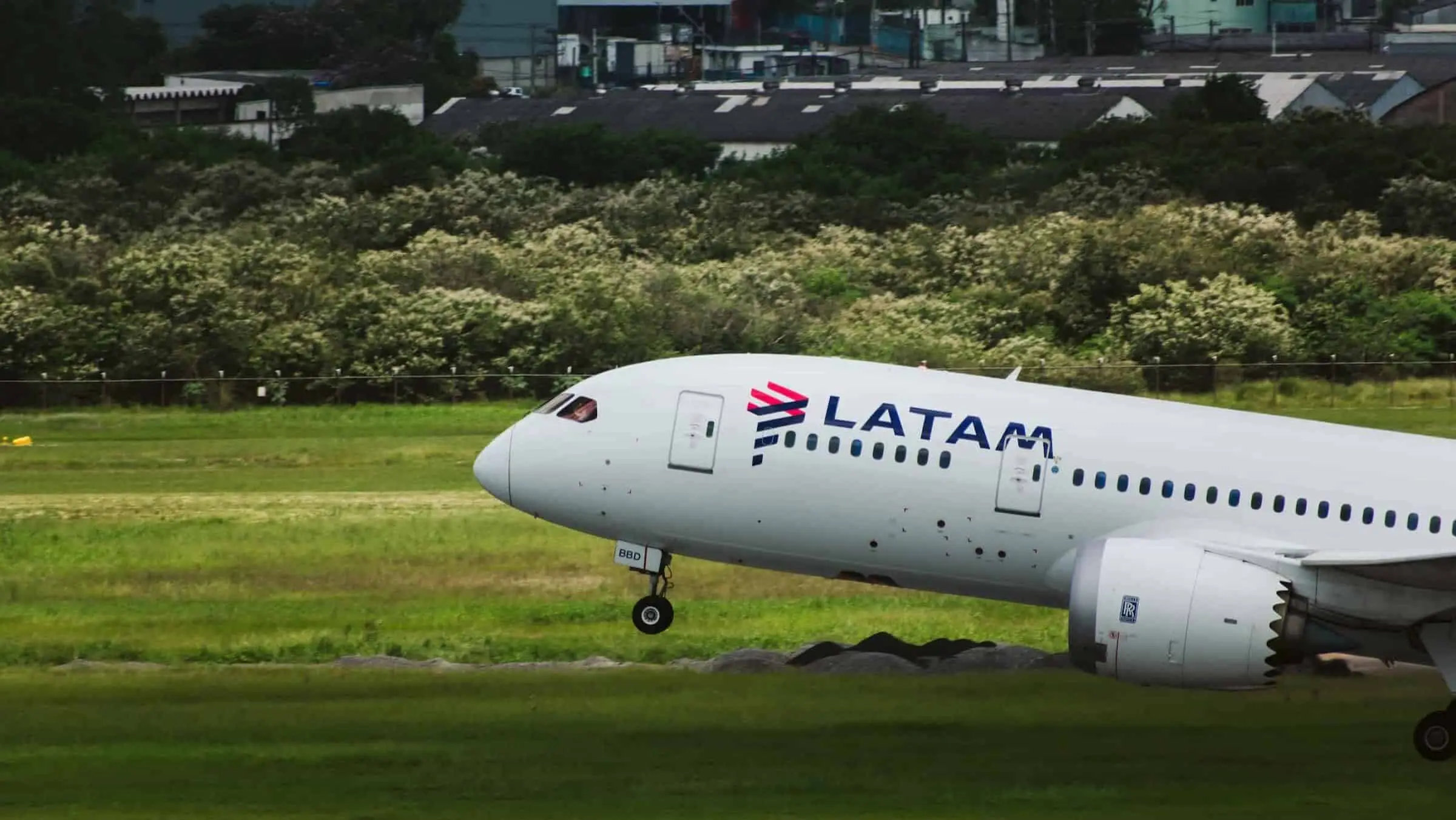 Latam 787
