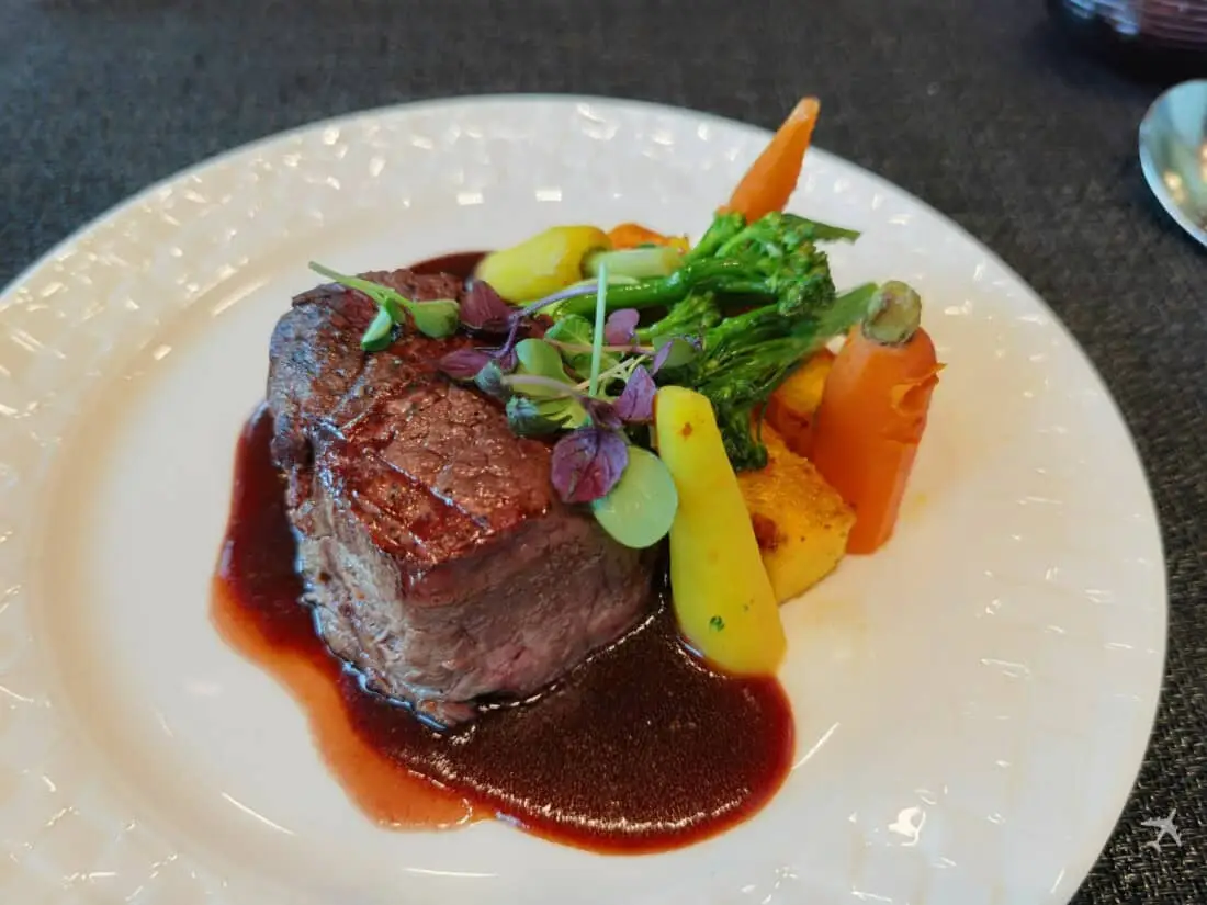 QR Al Mourjan Lounge DOH Garden Steak