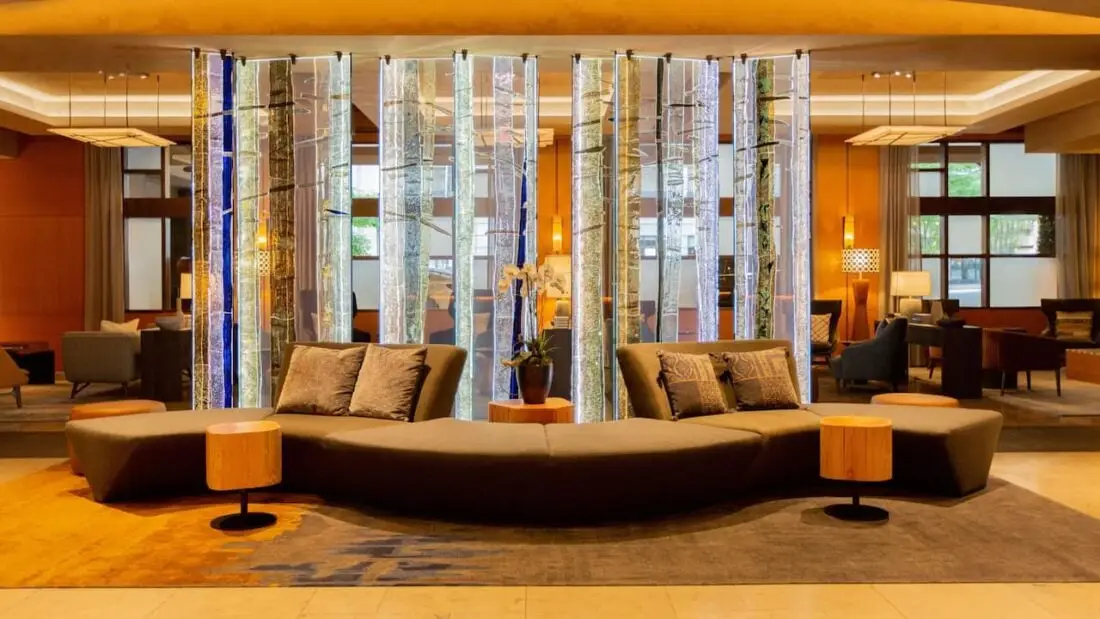 SEAGH P0222 Lobby Glass Wall Seating Area.16x9