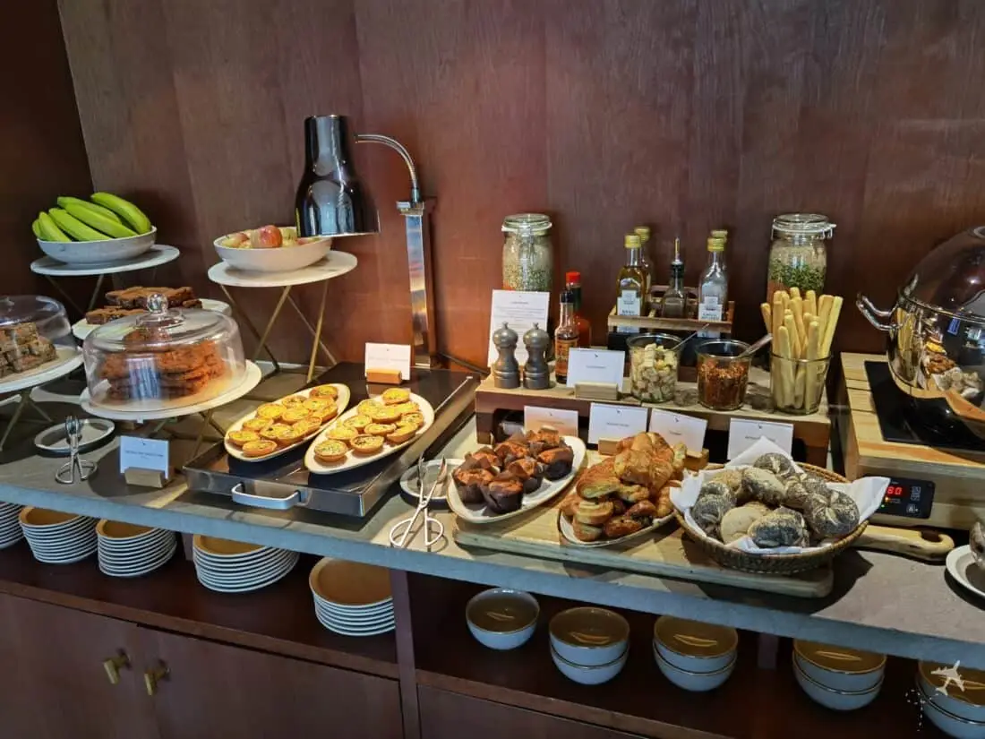 CX Biz Lounge LHR Buffet 2