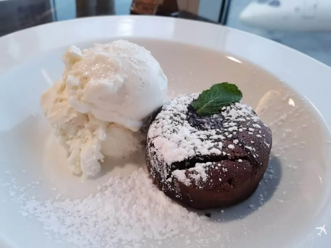 VS Clubhouse JFK Food Lava Cake