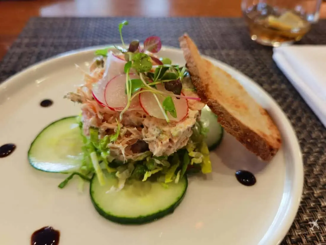 CX F Lounge LHR Lachs