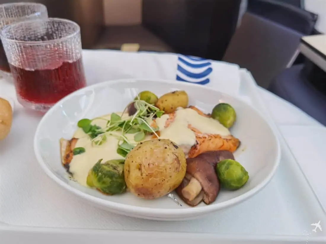 Finnair Business Class HEL JFK Hauptspeise Nahansicht 1