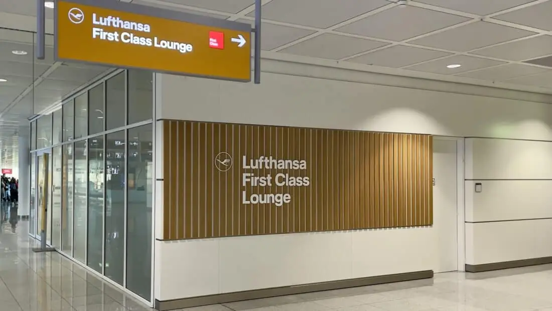 Die First Class Lounge im Satellite Terminal befindet sich gegenüber von Gate K/L 11