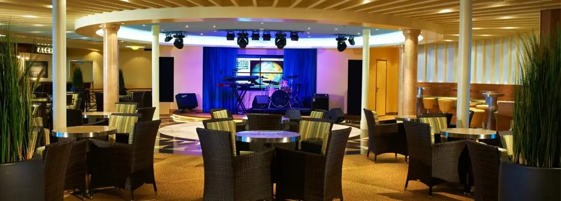 Carnival Horizon ocean plaza 1