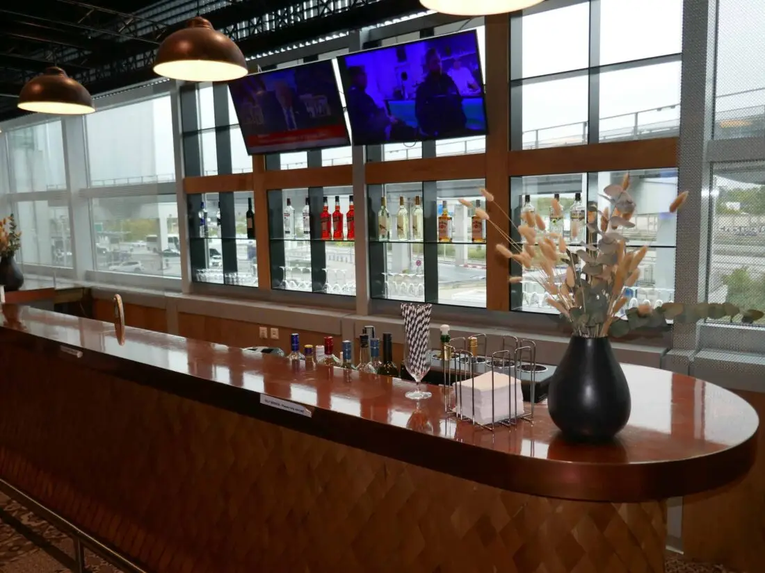 MIAT Business Class 3 Lounge FRA