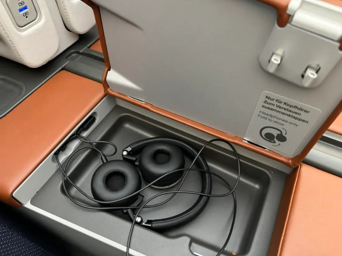 Lufthansa Allegris Business Suite Mitte Kopfhoerer