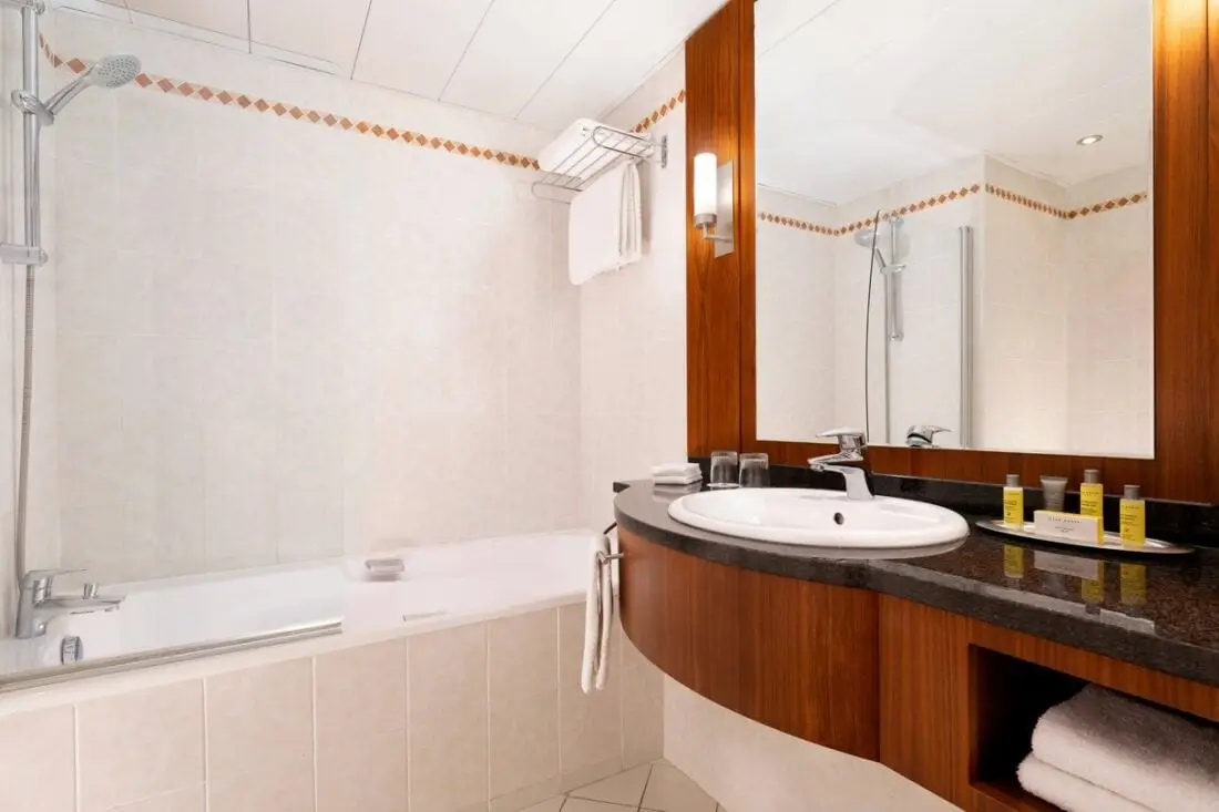 riviera marriott monaco bathroom 5235 hor clsc