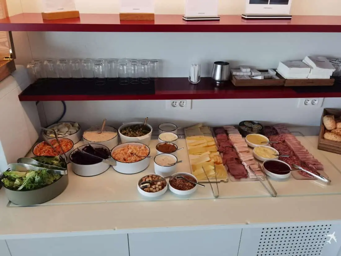 AF Biz Lounge CDG E K Fruehstueck