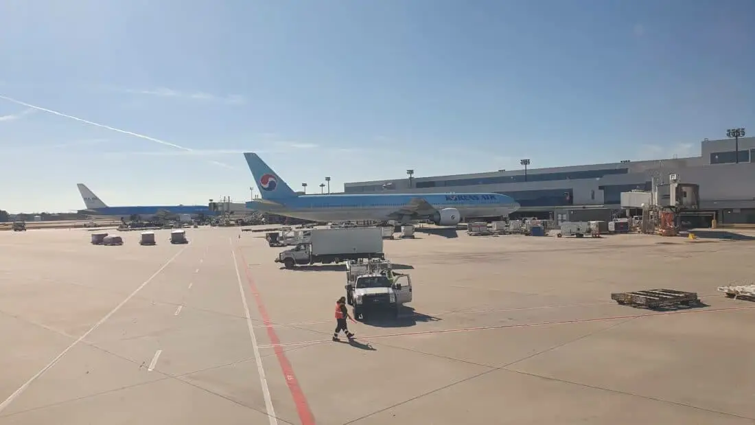Korean Air B777