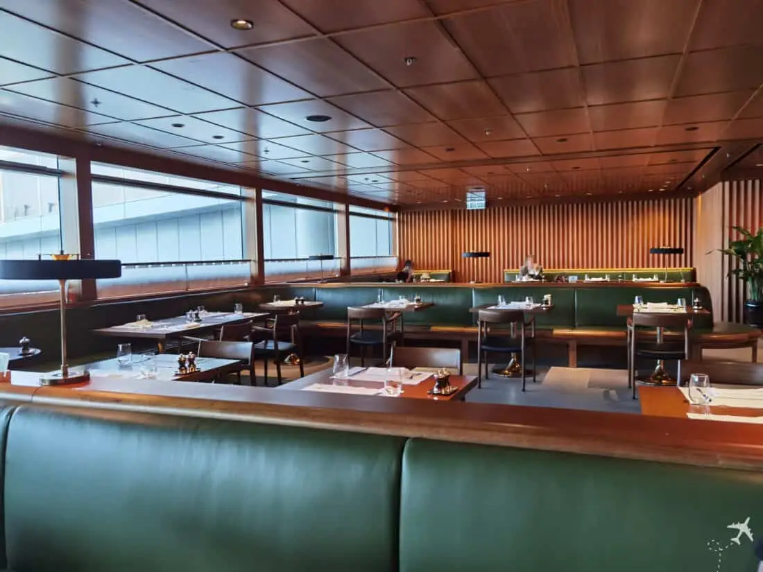 CX F Lounge The Pier HKG Essbereich
