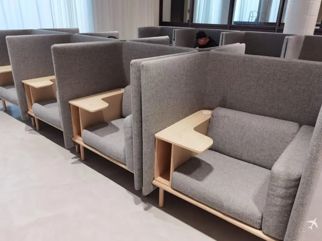 Finnair Business Lounge Helsinki mehr Sitze