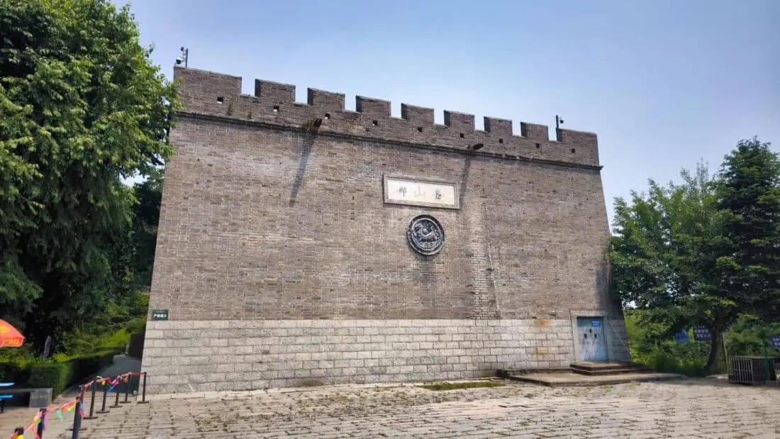 Dandong Mauer Endstück unten