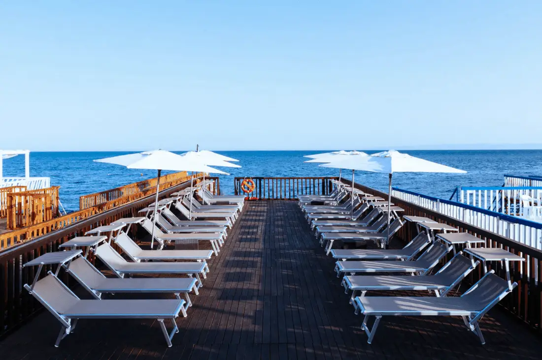 four points catania sea deck