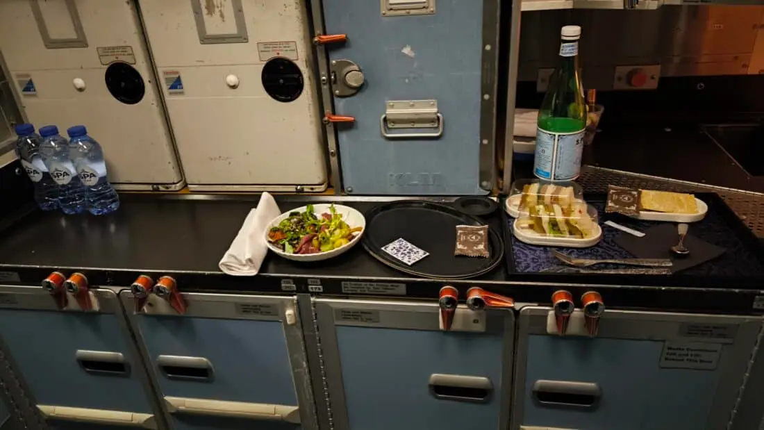 klm business between meals