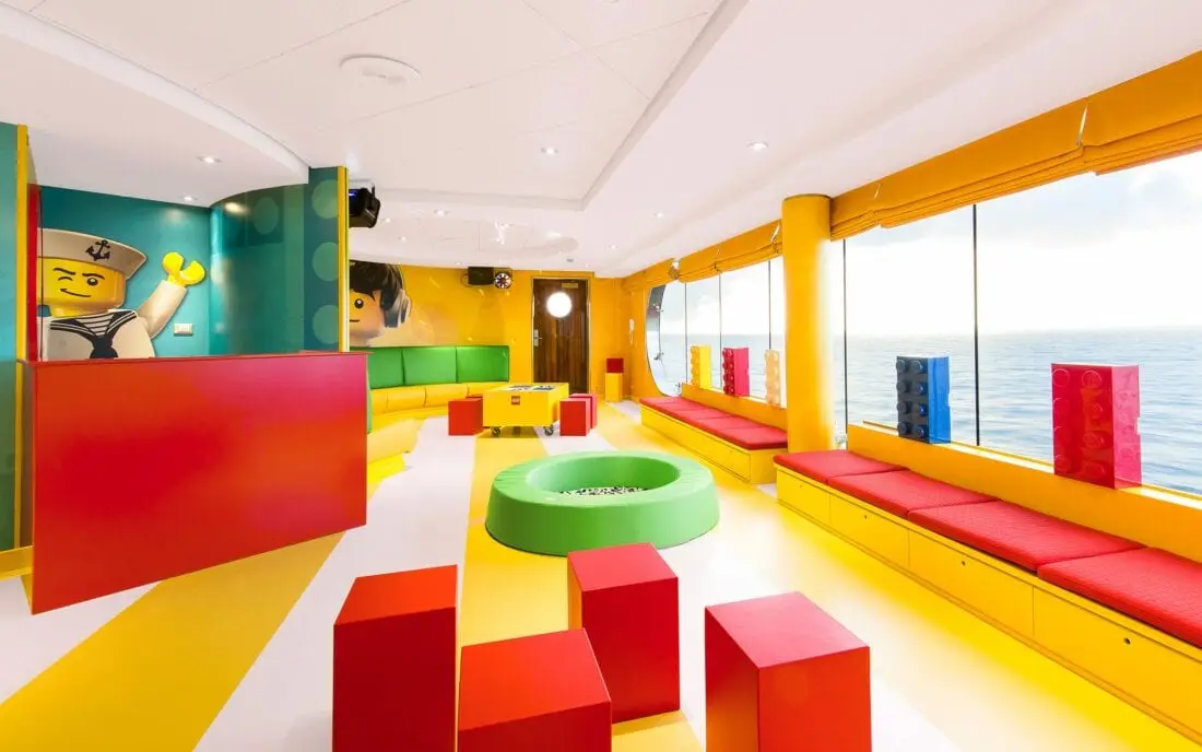 msc lirica public area family kids 02