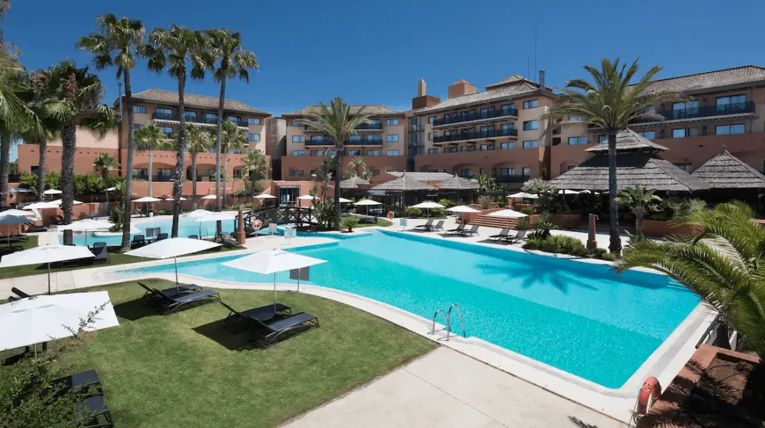 DoubleTree Islantilla outdoor pool