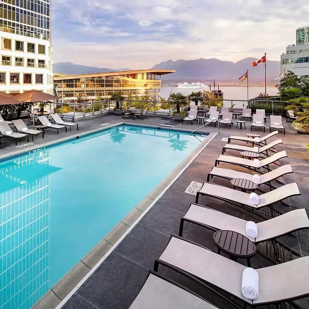 Fairmont Waterfront pool