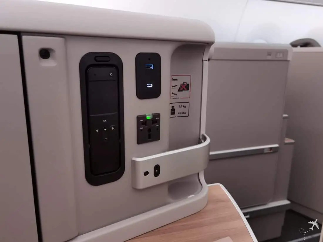 neue Iberia Business Class A350 Flaschenhalter