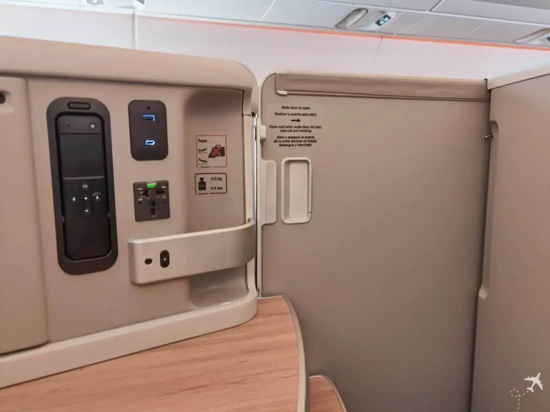 neue Iberia Business Class A350 Tuer geschlossen