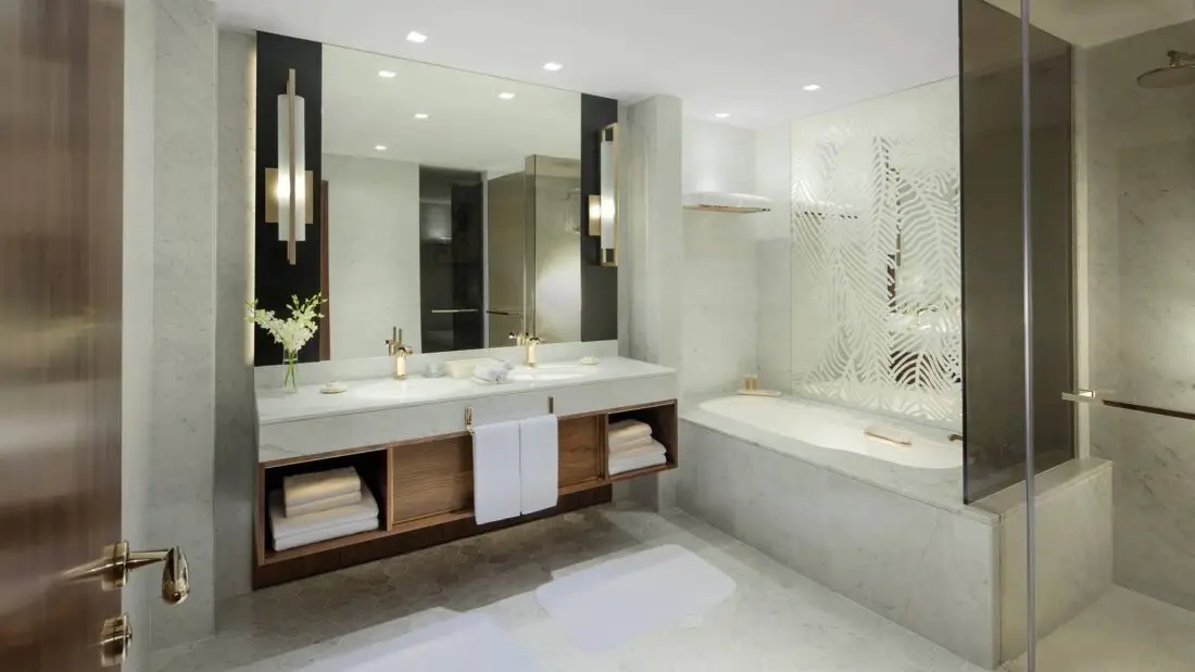 Grand Hyatt Dubai P539 Grand King Bath Room.16x9
