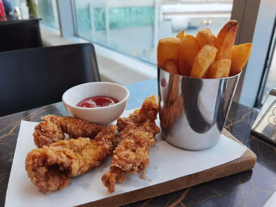 VS Clubhouse JFK Food Chicken Strips