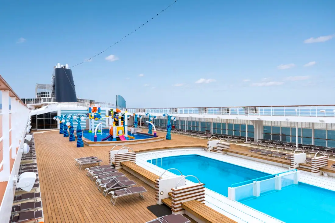MSC Sinfonia, Le Piscine pool area and Doremi Spray Park