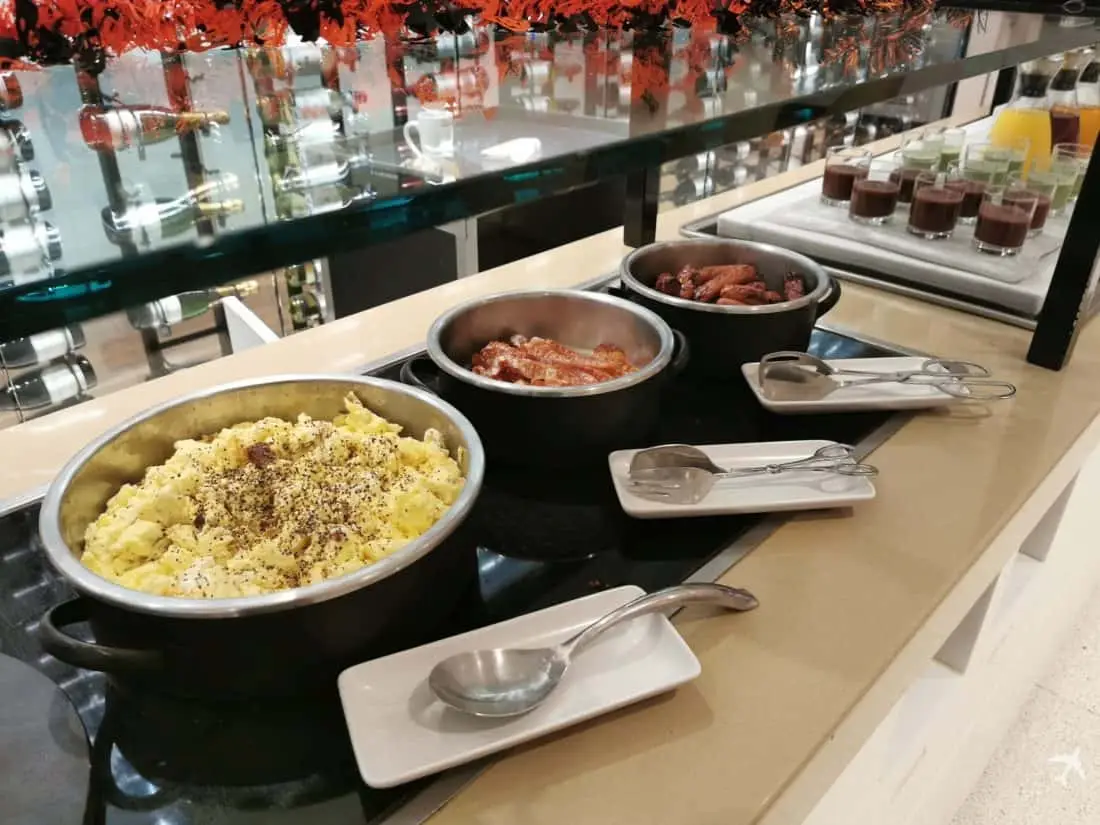 Star Alliance Lounge LAX Heisses Fruehstueck