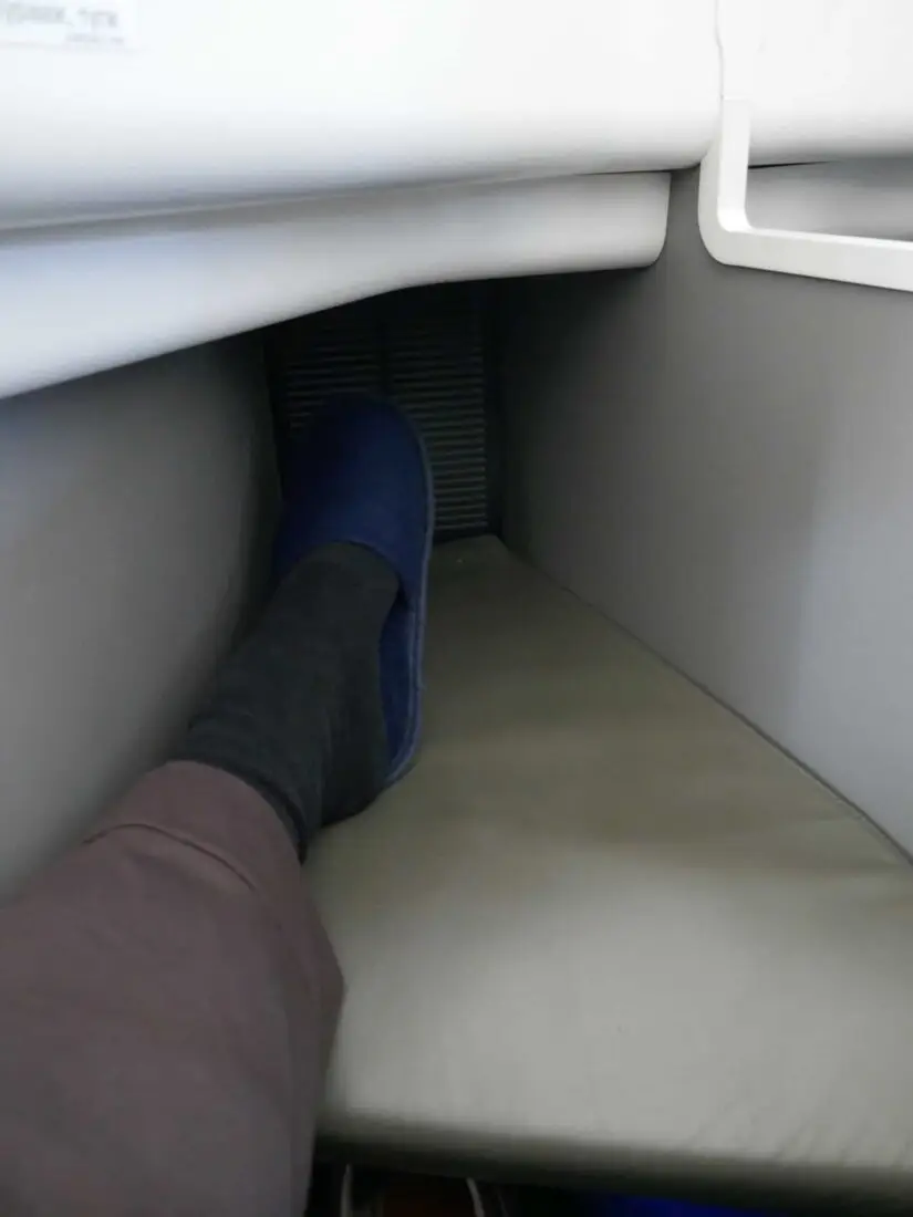 MIAT Business Class 14 Beinfreiheit