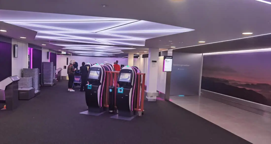Air NZ Premium Self Check in AKL 1