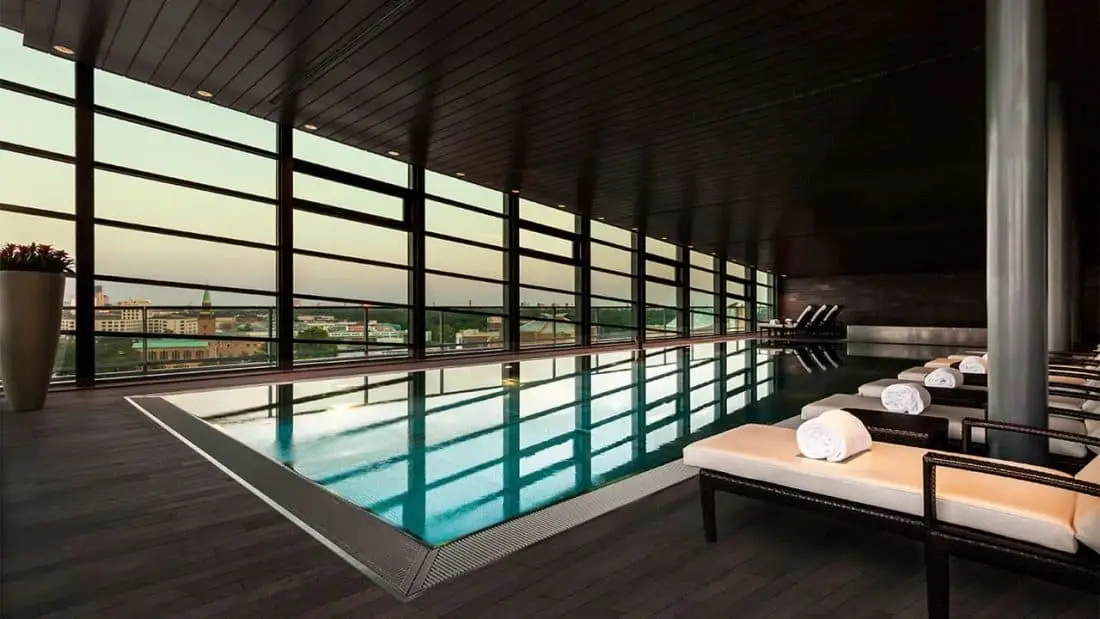 Grand Hyatt Berlin Spa Pool
