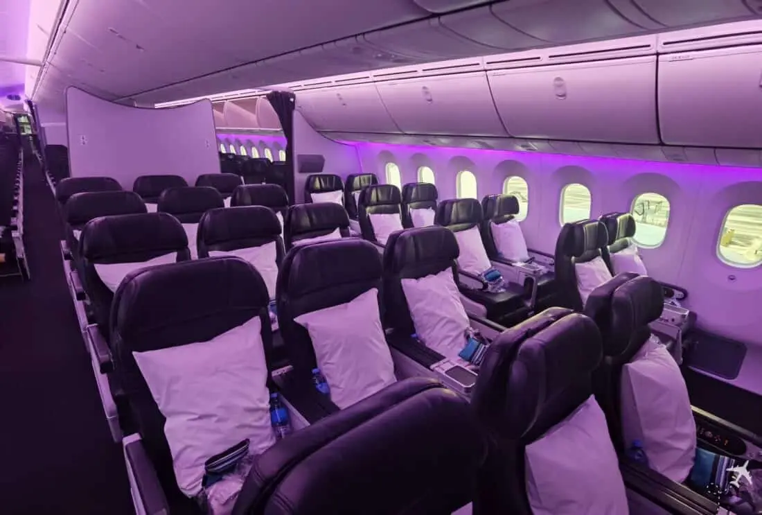 Air NZ Prem Eco AKL ORD Kabine