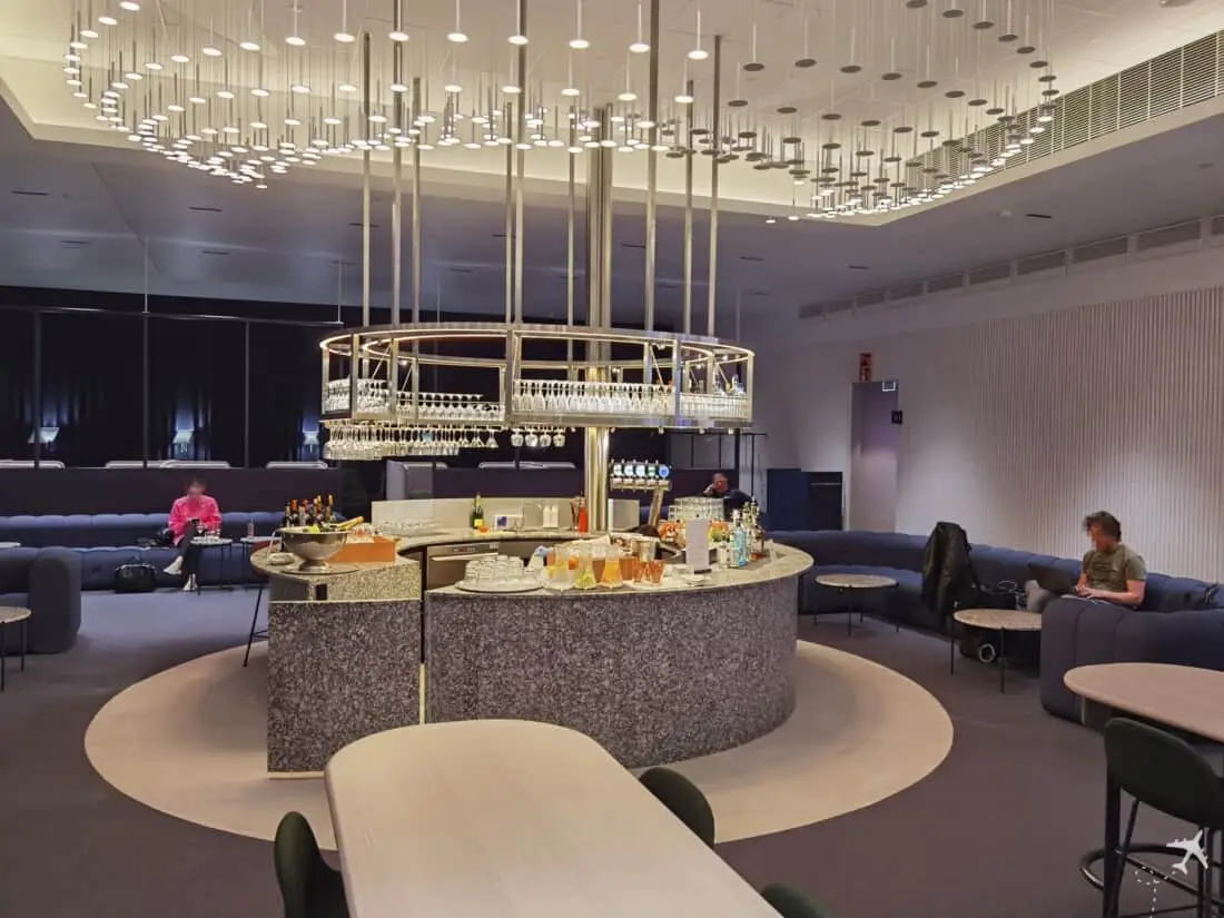 Finnair Business Lounge Helsinki Bar