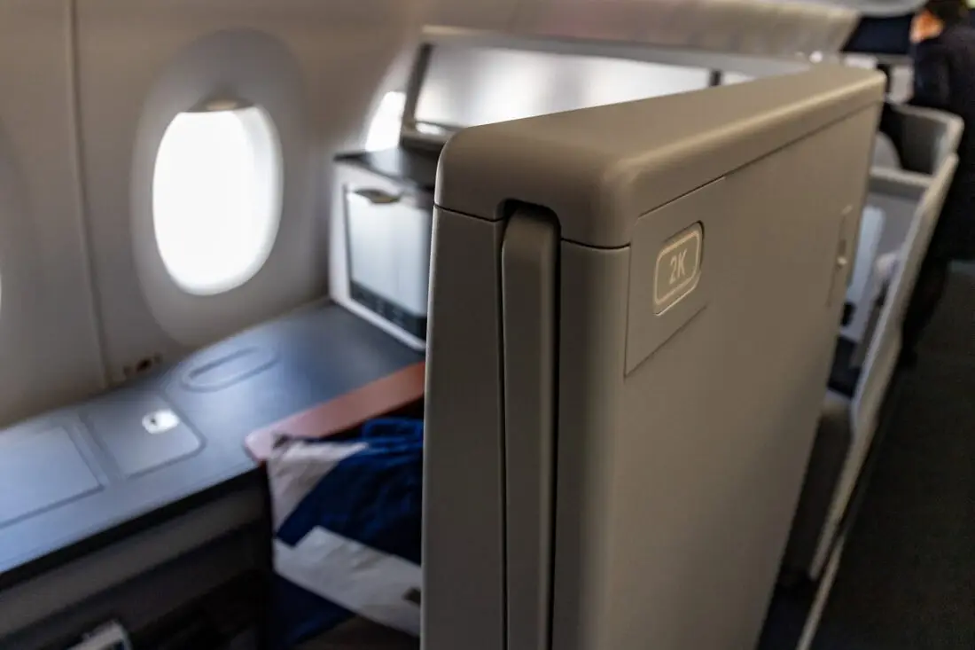 Lufthansa Allegris Business Suite Fenster 2K Tuer